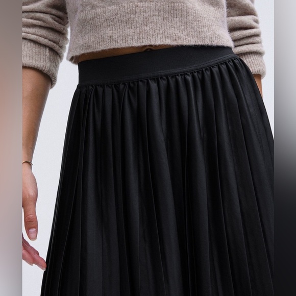 lululemon athletica Black Midi Skirt - Picture 4 of 11